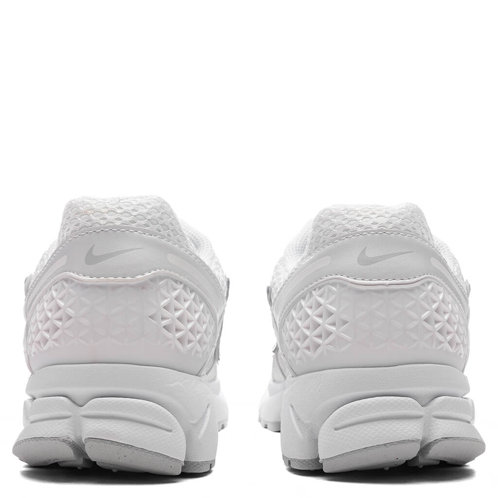 Nike Women's Zoom Vomero 5 Chrome Toe Sneaker