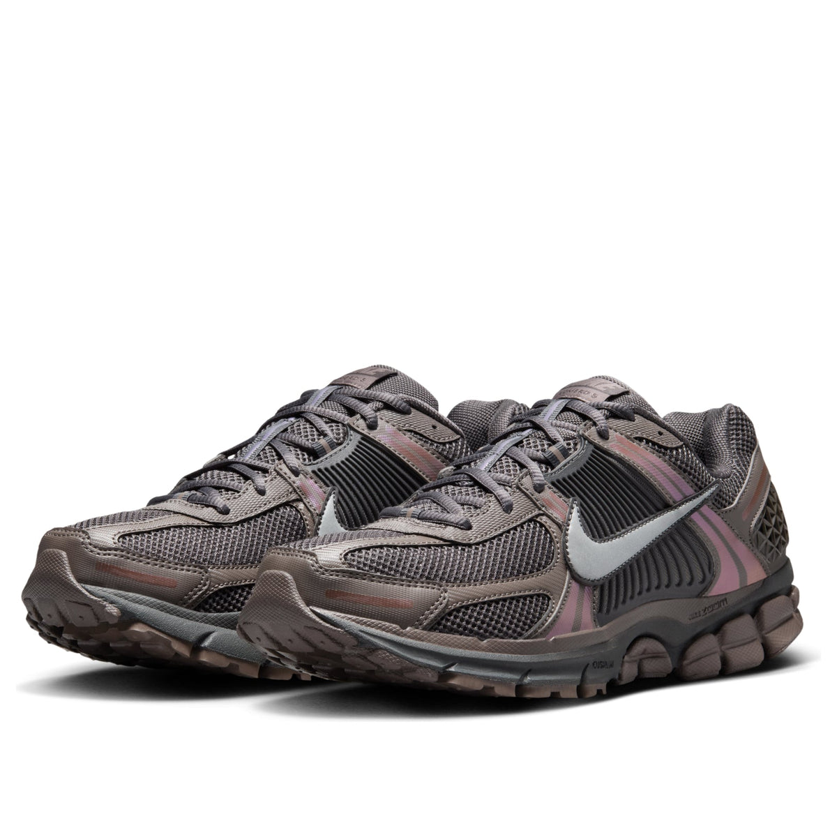 Nike Men's Zoom Vomero 5 Cave Stone Sneaker