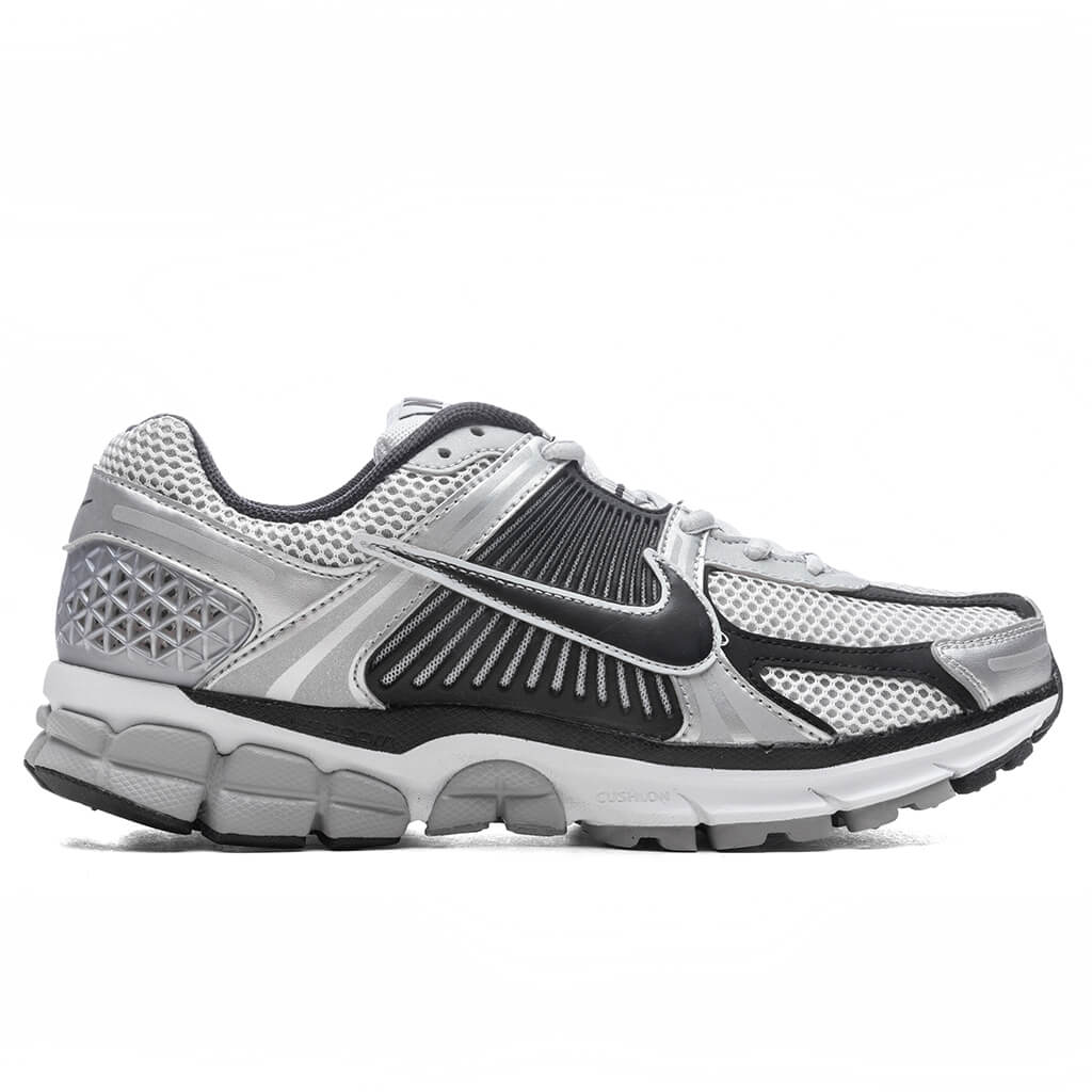 Nike Men's Air Zoom Vomero 5 Metallic Silver Black Sneaker