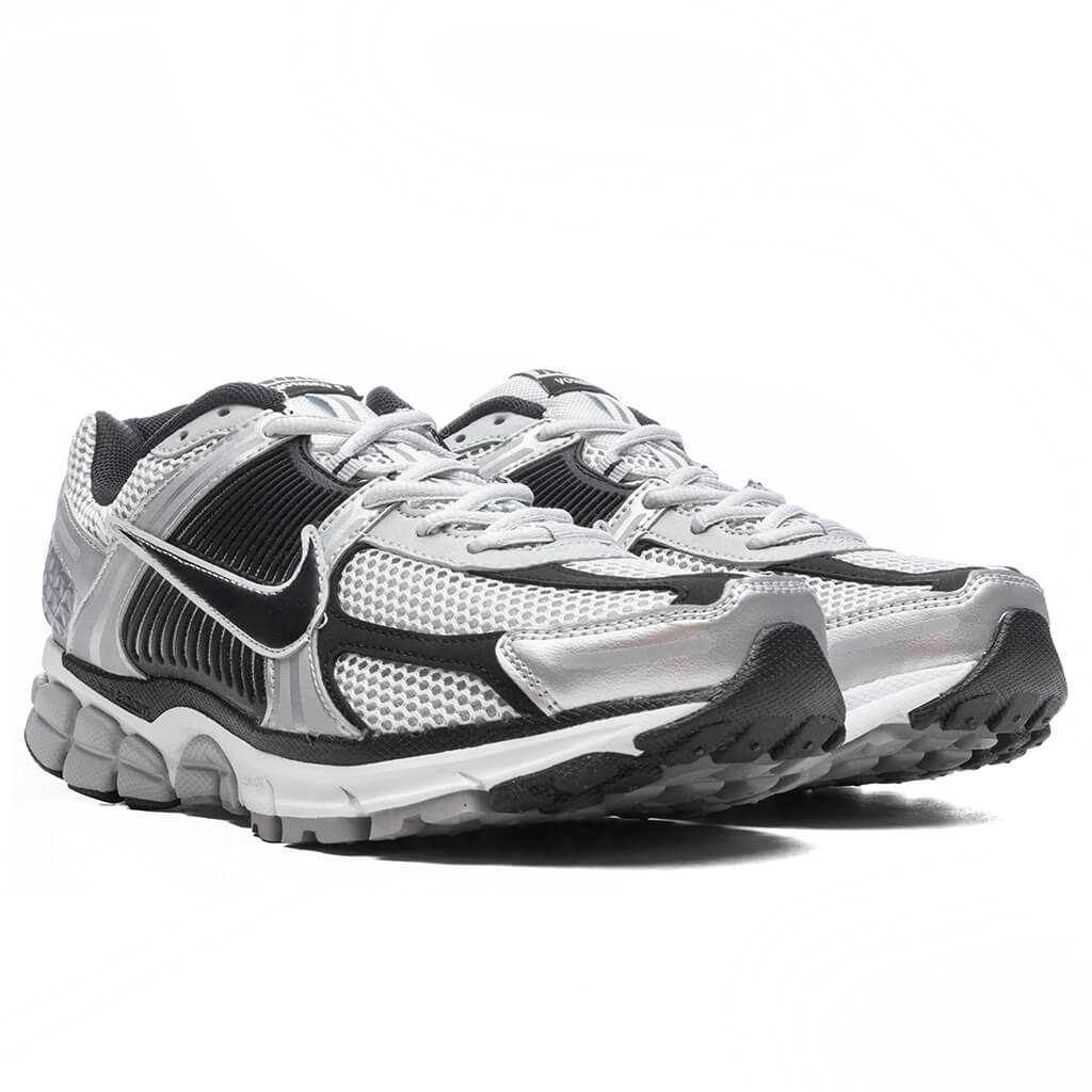 Nike Men's Air Zoom Vomero 5 Metallic Silver Black Sneaker