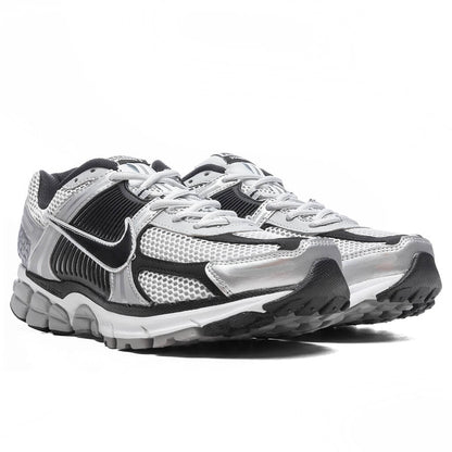 Nike Men's Air Zoom Vomero 5 Metallic Silver Black Sneaker