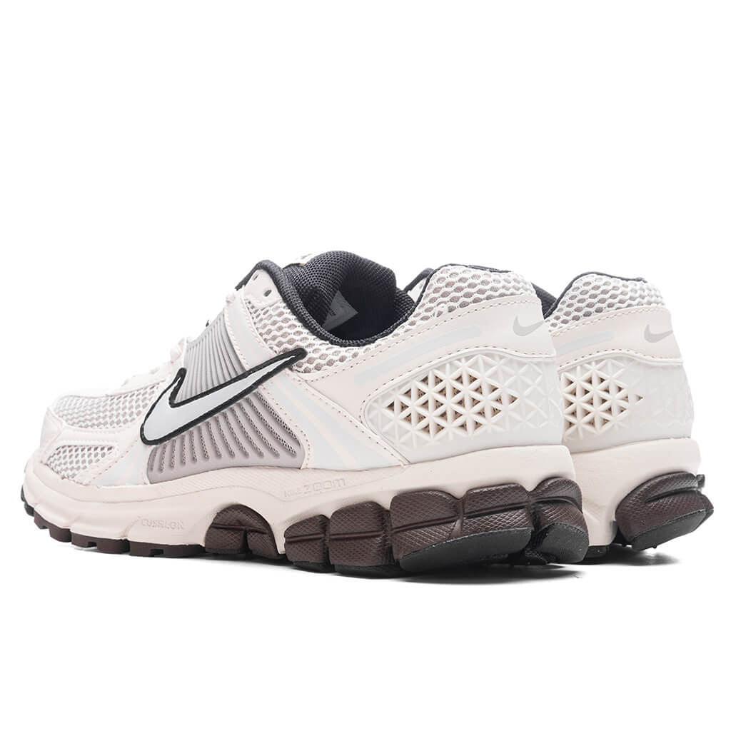 Nike Women's Zoom Vomero 5 Phantom Light Iron Ore Sneaker