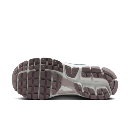 Nike Women's Zoom Vomero 5 Metallic Silver Platinum Violet Sneaker