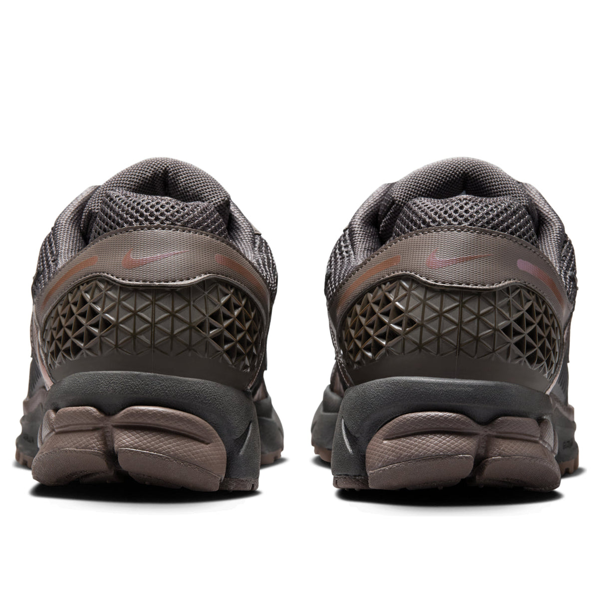 Nike Men's Zoom Vomero 5 Cave Stone Sneaker