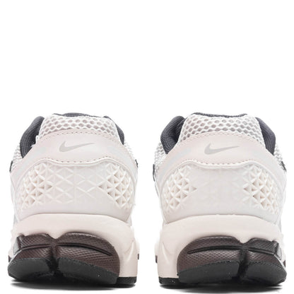 Nike Women's Zoom Vomero 5 Phantom Light Iron Ore Sneaker